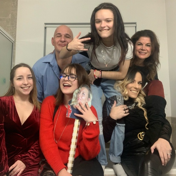 🐾🖤 Meet Your Seller 🖤🐾 - Picture 15 of 16